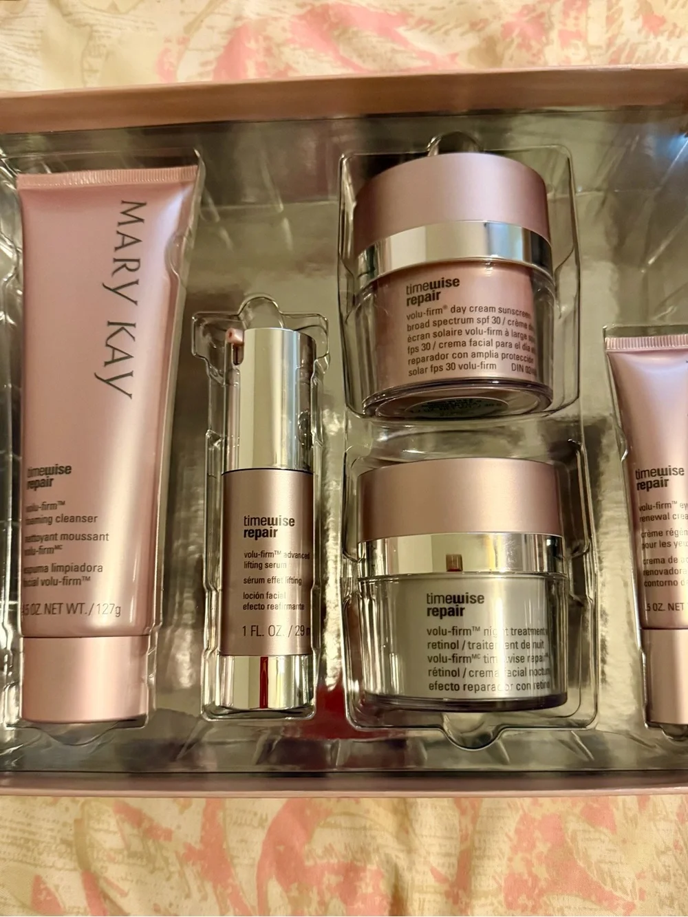 Brand New Mary Kay Timewise Repair Skincare Set - Pale Pink
